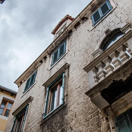 Palace Tartaglia Pensión 4*