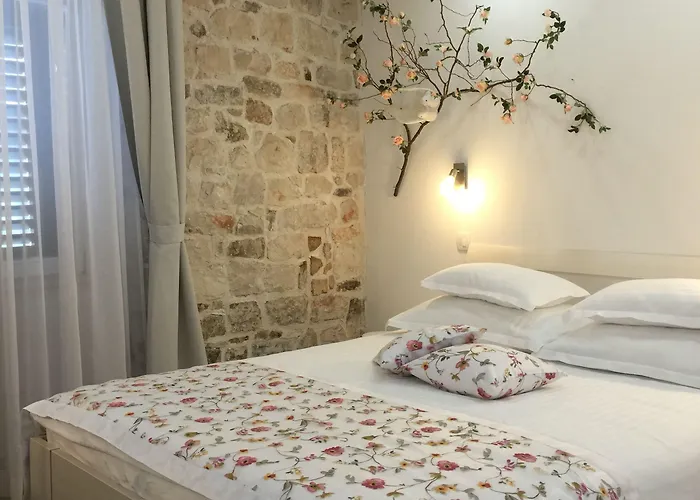 Palace Tartaglia بيت ضيافة 4*