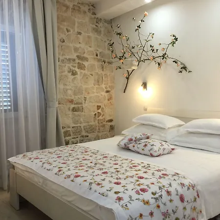 Palace Tartaglia Πανσιόν 4*
